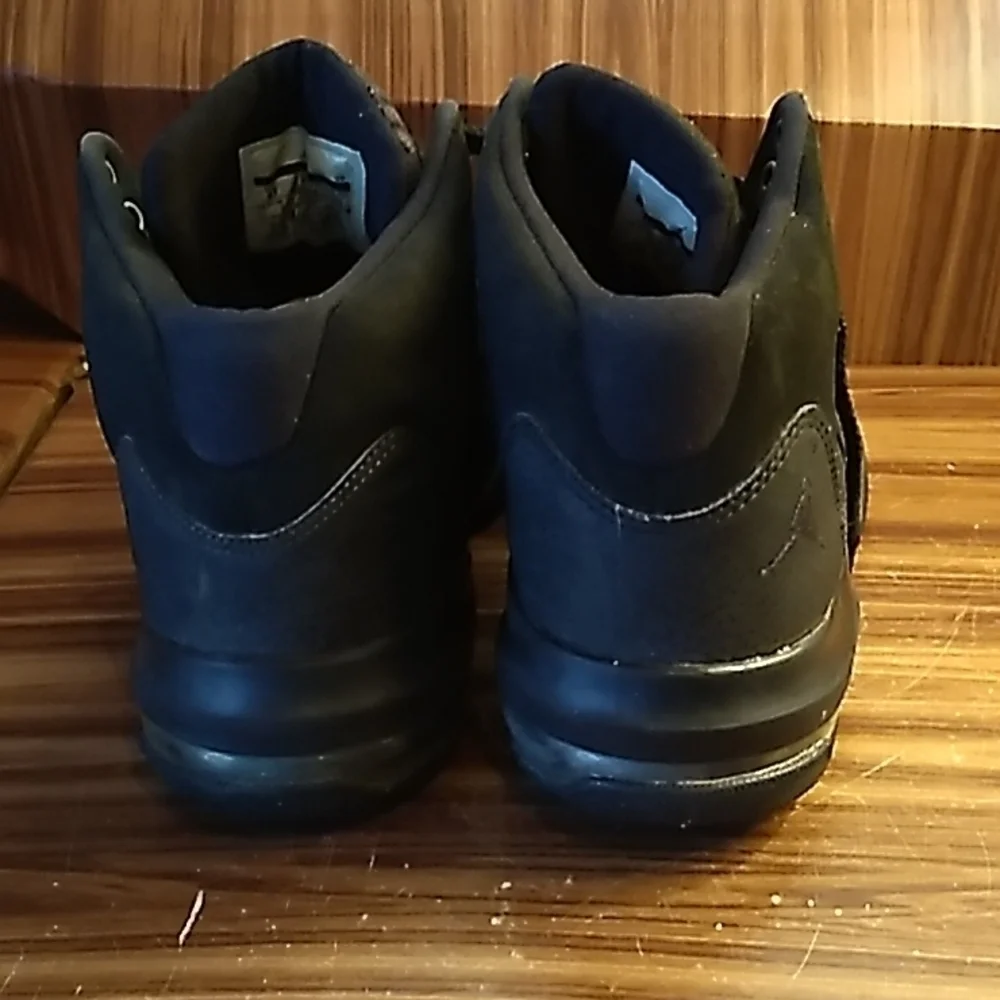 Jordan Air Max Nike black Aura 4Y